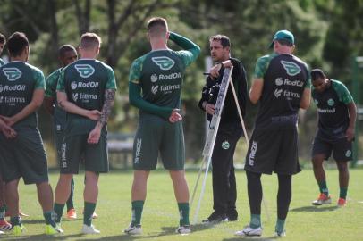  CAXIAS DO SUL, RS, BRASIL (14/03/2019)Treino do juventude no CT em Caxias do Sul. Na foto, técnico Marquinhos Santos. (Antonio Valiente/Agência RBS)