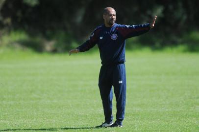  CAXIAS DO SUL, RS, BRASIL, 15/03/2019. Treino do Caxias que está disputando o Campeonato Gaúcho (Gauchão 2019). Na foto, técnico Pingo. (Porthus Junior/Agência RBS)Indexador:                                 