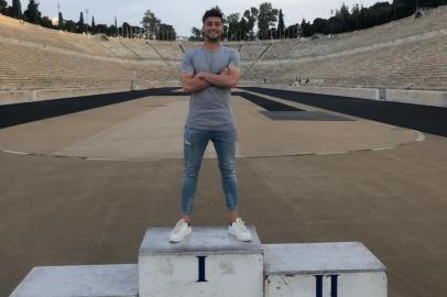 Lucas Poletto no estádio olímpico de Atenas