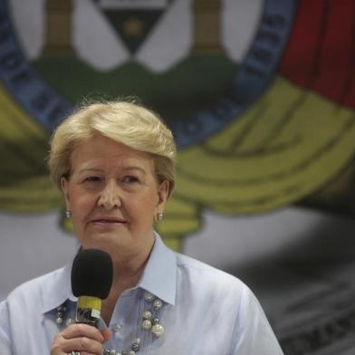 PORTO ALEGRE, RS, BRASIL, 21-12-2018. Governador eleito Eduardo Leite (PSDB) anuncia novos secretários na Procergs. Na foto: anúncio da senadora Ana Amélia Lemos como secretária de Relações Federativas e Internacionais (ANDRÉ ÁVILA/AGÊNCIA RBS)