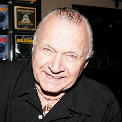 The 2010 NAMM Show - Day 1ANAHEIM, CA - JANUARY 14: Guitarist Dick Dale attends the 2010 NAMM Show - Day 1 at the Anaheim Convention Center on January 14, 2010 in Anaheim, California.   David Livingston/Getty Images for NAMM/AFPEditoria: ACELocal: AnaheimIndexador: David LivingstonSecao: Entertainment (general)Fonte: GETTY IMAGES NORTH AMERICAFotógrafo: STR