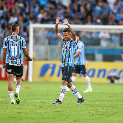 RS - FUTEBOL/CAMPEONATO GAUCHO 2019/GRENAL - ESPORTES - Lance da partida entre Grêmio e Internacional Gre-Nal 418 Matheus Henrique disputada na noite deste domingo na Arena, valida pelo Campeonato Gaucho 2019. FOTO: LUCAS UEBEL/GREMIO FBPA