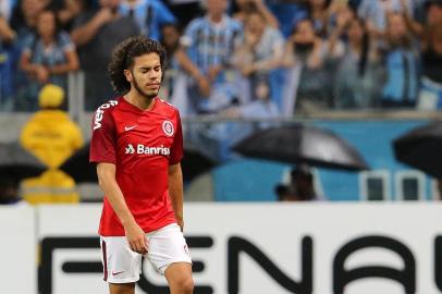 CAMPEONATO GAÚCHO/GRÊMIO X INTERNACIONALRS - CAMPEONATO GAÚCHO/GRÊMIO X INTERNACIONAL - ESPORTES - Nonato, jogador do Internacional, em partida contra o Grêmio, válida pelo Campeonato   Gaúcho, na Arena do Grêmio, zona norte de Porto Alegre (RS), neste domingo (17).   01/02/2015 - Foto: PEDRO H. TESCH/ELEVEN/ESTADÃO CONTEÚDOEditoria: ESPORTESLocal: PORTO ALEGREIndexador: PEDRO H. TESCHFotógrafo: ELEVEN