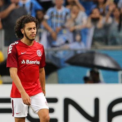 CAMPEONATO GAÚCHO/GRÊMIO X INTERNACIONALRS - CAMPEONATO GAÚCHO/GRÊMIO X INTERNACIONAL - ESPORTES - Nonato, jogador do Internacional, em partida contra o Grêmio, válida pelo Campeonato   Gaúcho, na Arena do Grêmio, zona norte de Porto Alegre (RS), neste domingo (17).   01/02/2015 - Foto: PEDRO H. TESCH/ELEVEN/ESTADÃO CONTEÚDOEditoria: ESPORTESLocal: PORTO ALEGREIndexador: PEDRO H. TESCHFotógrafo: ELEVEN