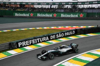 Mercedes Finnish driver Valtteri Bottas powers his car, during the second free practice session of the Brazil Grand Prix, at the Interlagos racetrack in Sao Paulo, Brazil, on November 9, 2018. (Photo by NELSON ALMEIDA / AFP)