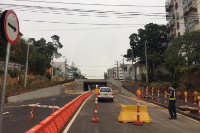 Trincheira da Cristóvão Colombo está pronta e deve ser aberta ao trânsito nesta terça-feira, 19 de março.