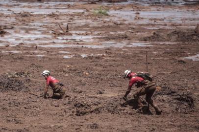  BRUMADINHO, MG, BRASIL - 2019.01.28 - Operação de buscas pelos bombeiros no Parque das Cachoeiras, em Brumadinho (Foto: ANDRÉ ÁVILA/ Agência RBS)Indexador: Andre Avila--------A barragem 1 do complexo Mina do Feijão, da mineradora Vale, na região do Córrego do Feijão,  rompeu sexta-feira 25/01/2019, em Brumadinho, Região Metropolitana de Belo Horizonte. As fotos mostram os estragos causados pela invasão  dos rejeitos de minério, lama, na região.----