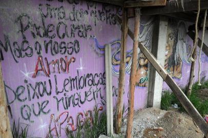  CAXIAS DO SUL, RS, BRASIL 20/03/2019Muro grafitado pelo artista Andrigo Fernando Martins Barbosa em homenagem a Naiara Soares Gomes foi apagado por obra. (Felipe Nyland/Agência RBS)