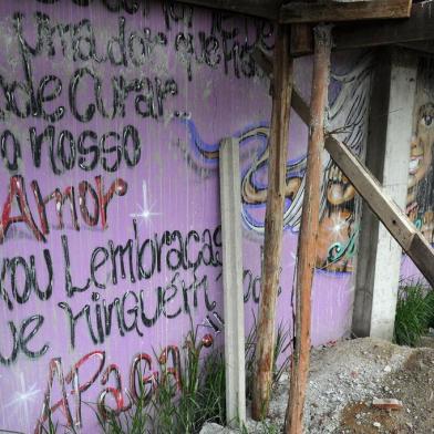  CAXIAS DO SUL, RS, BRASIL 20/03/2019Muro grafitado pelo artista Andrigo Fernando Martins Barbosa em homenagem a Naiara Soares Gomes foi apagado por obra. (Felipe Nyland/Agência RBS)