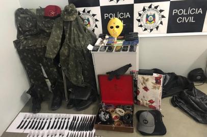 REGIÃO METROPOLITANA - Grupo que invadiu festa de aniversário, fez reféns e roubou carros e aparelhos eletrônicos foi alvo de operação da Polícia Civil.