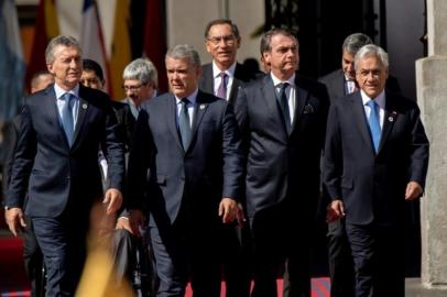 Foto dos presidentes que participaram da reunião de lançamento do bloco latino-americano Prosul