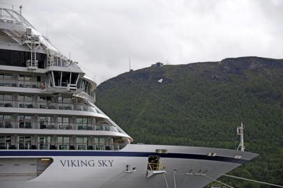 This picture taken on June 28, 2018 shows the cruise ship Viking Sky near Tromso, Norway. - Emergency services said on March 23, 2019 they were airlifting 1,300 passengers off a cruise ship off the Norwegian coast.The Viking Sky cruise ship sent an SOS message due to engine problems in bad weather, southern Norways rescue centre said on Twitter, while police reported the passengers would be evacuated by helicopter. (Photo by Rune Stoltz BERTINUSSEN / NTB Scanpix / AFP) / Norway OUT