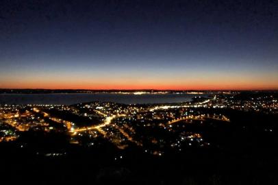 Vista do topo do Morro da Tapera, em Porto Alegre