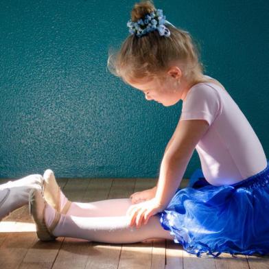 Exposição Ninguém Fica Pra Trás, da fotógrafa Belisa Stédile, mostra o cotidiano de pessoas com síndrome de down. Na foto, a bailarina Valentina