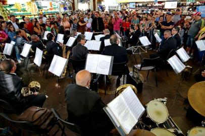  PORTO ALEGRE, RS, BRASIL, 26/03/2019- Banda municipal faz apresentação no Mercado Público em comemoração ao Aniversário de  Porto Alegre.(FOTOGRAFO: FERNANDO GOMES / AGENCIA RBS)