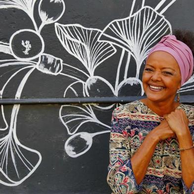  PORTO ALEGRE, RS, BRASIL 26/03/2019 - Loma Pereira, Prêmio Açorianos, cantora que tem 40 anos de trajetória na música porto-alegrense. (FOTO: ROBINSON ESTRÁSULAS/AGÊNCIA RBS)