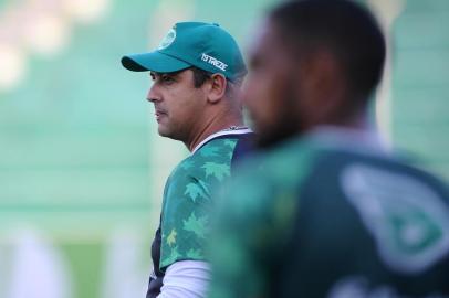  CAXIAS DO SUL, RS, BRASIL. (19/03/2019)Treino do Juventude no Estado Alfredo Jaconi em Caxias do Sul. Na foto, técnico Marquinhos Santos. (Antonio Valiente/Agência RBS)