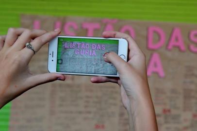  PORTO ALEGRE, RS, BRASIL, 29/03/2019- Alunas do Colégio Anchieta fazem manifesto contra lista das mais bonitas. (FOTOGRAFO: FERNANDO GOMES / AGENCIA RBS)