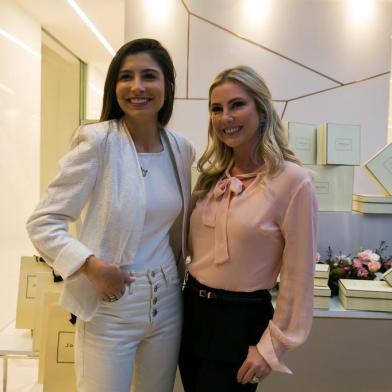  PORTO ALEGRE, RS, BRASIL, 27-03-2019. Maria Carolina Rodrigues e Renata Hoff.  Experiência Scent your wedding, da Jo Malone London, na MH Bride .  (FOTO ANDRÉA GRAIZ/AGÊNCIA RBS)Indexador: Andrea Graiz