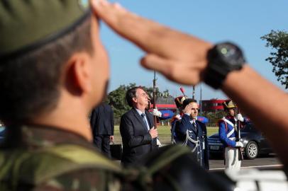 (Brasília - DF, 29/03/2019) Presidente da República, Jair Bolsonaro durante hasteamento da Bandeira Nacional no Palácio da AlvoradaFoto: Marcos Corrêa/PR