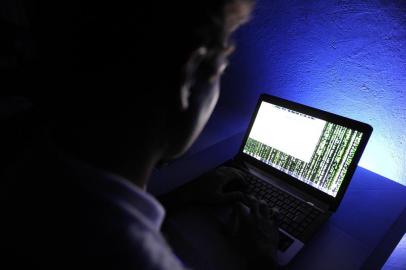  Programador que não quis se identificar explica a invasão feita por hacker no site da empresa de ônibus da Transol em Florianópolis.Indexador:                                 