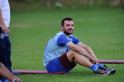  CAXIAS DO SUL, RS, BRASIL (29/03/2019)Treino do SER Caxias no Estádio Centenário em Caxias do Sul. na foto, volante Juliano. (Antonio Valiente/Agência RBS)