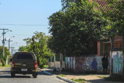  PORTO ALEGRE, RS, BRASIL, 02-04-2019: Posto de saúde e escola fechados no bairro Restinga por causa da insegurança. Facções rivais disputam o comando do tráfico na região e tiroteios têm sido frequentes no bairro. (Foto: Omar Freitas / Agência RBS)