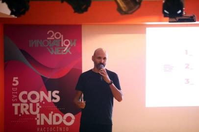  PORTO ALEGRE, RS, BRASIL - Ricardo Cappra palestra sobre o Impacto dos dados nos negócios. 