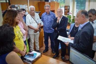 Deputado estadual Pepe Vargas (PT) protocola a criação da galeria memória e democracia 