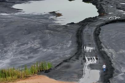  MINAS DO LEÃO, RS, BRASIL - 15-07-2015 - Companhia Riograndense de Mineração (CRM) - mina de carvão localizada no município de Minas do Leão. CRM é uma das empresas do Estado com possibilidade de integrar programa de privatização do governo Sartori (FOTO: JÚLIO CORDEIRO/AGÊNCIA RBS) **MATÉRIA ESPECIAL**