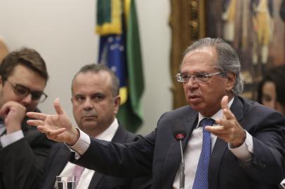  Paulo Guedes debate a reforma da Previdência na CCJ da CâmaraO ministro da Economia, Paulo Guedes, na Comissão de Constituição e Justiça (CCJ) da Câmara, debate a reforma da Previdência (PEC 6/19).José Cruz/Agência Brasil