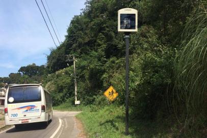 Lombadas eletrônicas da BR-116, em Caxias, são danificadas