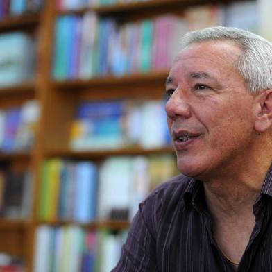  CAXIAS DO SUL, RS, BRASIL 02/04/2019O escritor Paulo Ribeiro lança seu novo livro de cronicas, Os Bonjas Também Amam. (FELIPE NYLAND/AGÊNCIA RBS)