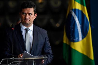  Brazils new Justice Minister Judge Sergio Moro delivers a speech during the ceremony to take office, a day after the swearing-in of the countrys new government, at the Justice Ministry in Brasilia, on January 2, 2019. - Brazils new far-right President Jair Bolsonaro declared a crusade against crime, corruption and leftwing ideology as he took office on January 1 for a four-year term at the helm of Latin Americas biggest nation. (Photo by Nelson ALMEIDA / AFP)Editoria: POLLocal: BrasíliaIndexador: NELSON ALMEIDASecao: governmentFonte: AFPFotógrafo: STF