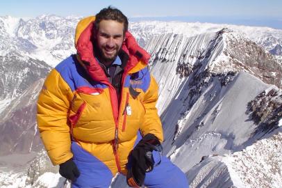 O alpinista Rodrigo Raineri faz palestra em Jaraguá do Sul sobre as aventuras nas escaladas ao monte Everest e Aconcágua.