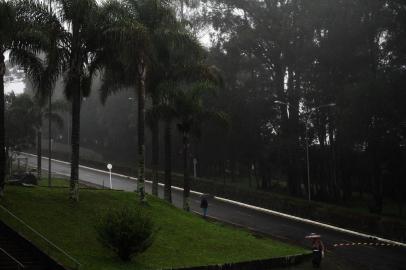  CAXIAS DO SUL, RS, BRASIL, 03/09/2018. Ambiental de clima chuvoso em Caxias do Sul. (Diogo Sallaberry/Agência RBS)