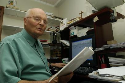 *** Mário Gardelin-RRigon ***Mário Gardelin. Jornalista do jornal Pioneiro. Mário festeja aniversário de 80 anos de vida.