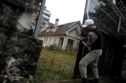  CAXIAS DO SUL, RS, BRASIL, 05/04/2019Homicídio em casa abandonada na Av. Sinimbú, em frente ao Zaffari, esquina com a Angelina Michelon