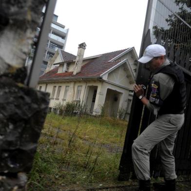  CAXIAS DO SUL, RS, BRASIL, 05/04/2019Homicídio em casa abandonada na Av. Sinimbú, em frente ao Zaffari, esquina com a Angelina Michelon