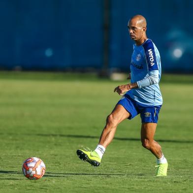 Diego Tardelli em treino do Grêmio