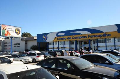  FARROUPILHA (12/06/2016) CENTRO DE COMPRAS FARROUPILHA. Reportagem do Pioneiro verifica comércio no dia dos namorados no Centro de Compras  Farroupiha (Roni Rigon/Pioneiro)