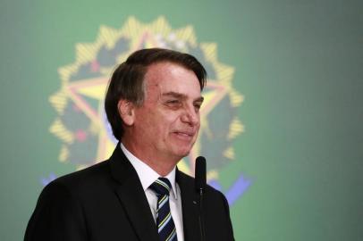 BRASÃLIA,DF,09.04.2019:BOLSONARO-POSSE-MINISTRO-EDUCAÃÃO - O presidente Jair Bolsonaro durante cerimÃ´nia de posse do Ministro de Estado da EducaÃ§Ã£o, Abraham BraganÃ§a de Vasconcellos Weintraub, no PalÃ¡cio do Planalto, em BrasÃ­lia (DF), nesta terÃ§a-feira (9). (Foto: FÃ¡tima Meira/Futura Press/Folhapress) 