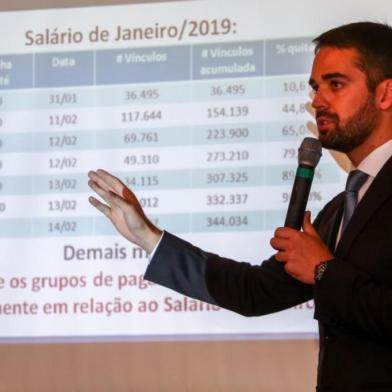 Eduardo Leite anuncia calendário de pagamento dos salários do funcionalismo. Foto: Gustavo Mansur/Palácio Piratini/Divulgação