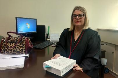 Após pouco mais de 10 anos, promotora Silvia Regina Becker Pinto, 55 anos, deixa a Promotoria do Júri de Caxias do Sul.