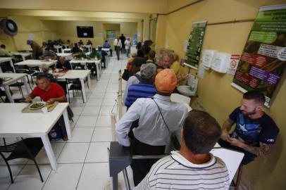  PORTO ALEGRE, RS, BRASIL - 2019.04.05 - Restaurante Popular em Porto Alegre, no bairro Floresta. Atualmente é o único em Porto Alegre, e atende pessoas da capital e de outras cidades, por R$1 a refeição. (Foto: ANDRÉ ÁVILA/ Agência RBS)Indexador: Andre Avila