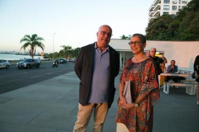 PORTO ALEGRE - RS - BRASIL, 10.04.2019.  Emilio Kalil e Beatriz Araujo. . Lançamento da Revista Carretel e reabertura da Fundação Iberê.  (FOTO ANDRÉA GRAIZ)Indexador: Andrea Graiz