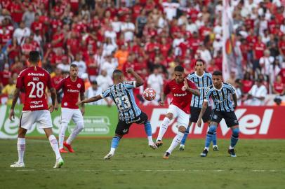  PORTO ALEGRE, RS, BRASIL, 14.04.2019. Inter e Grêmio se enfrentam no Beira-Rio em primeira partida pela final do Campeonato Gaúcho 2019. Clássico é o Gre-Nal de número 419.(FOTOGRAFO: ANDRÉ ÁVILA / AGENCIA RBS)Indexador: Andre Avila