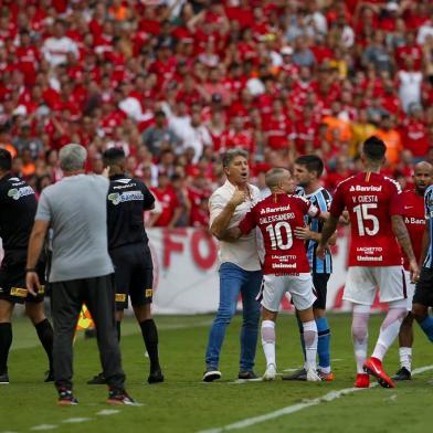  PORTO ALEGRE, RS, BRASIL, 14.04.2019. Inter e Grêmio se enfrentam no Beira-Rio em primeira partida pela final do Campeonato Gaúcho 2019. Clássico é o Gre-Nal de número 419.(FOTOGRAFO: ANDRÉ ÁVILA / AGENCIA RBS)Indexador: Andre Avila