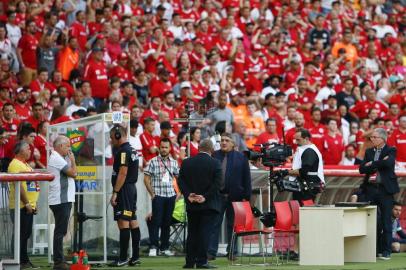  PORTO ALEGRE, RS, BRASIL, 14.04.2019. Inter e Grêmio se enfrentam no Beira-Rio em primeira partida pela final do Campeonato Gaúcho 2019. Clássico é o Gre-Nal de número 419.(FOTOGRAFO: ANDRÉ ÁVILA / AGENCIA RBS)Indexador: Andre Avila