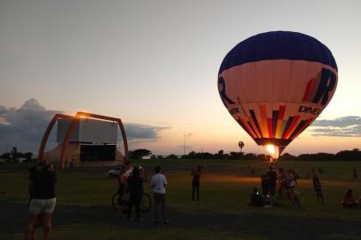  PORTO ALEGRE, RS, BRASIL, 14/04/2019- Apresentação teve objetivo de divulgar 31° Festival de Balonismo de Torres, de 1° a 5 de maio. (Foto: Juliana Bublitz / Agencia RBS)